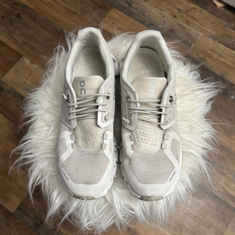 On Running Cloud Women's Shoes